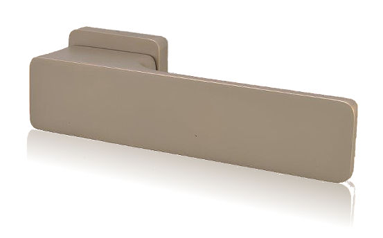 Dveřní klika Minimal na rozetách 47&times;47 mm