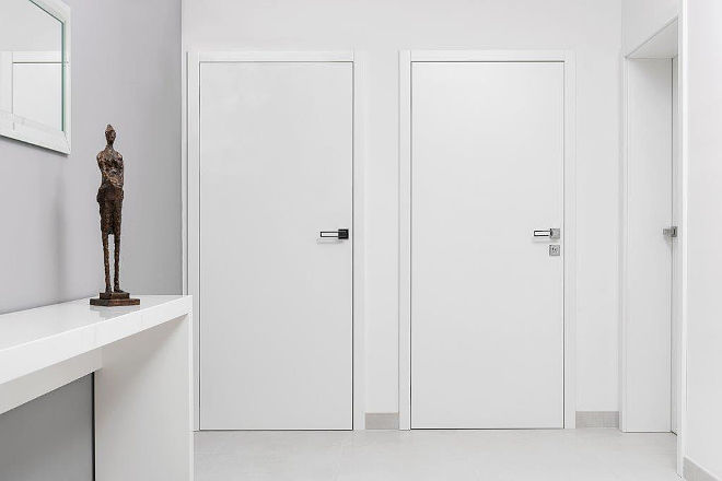 handle & door & interior